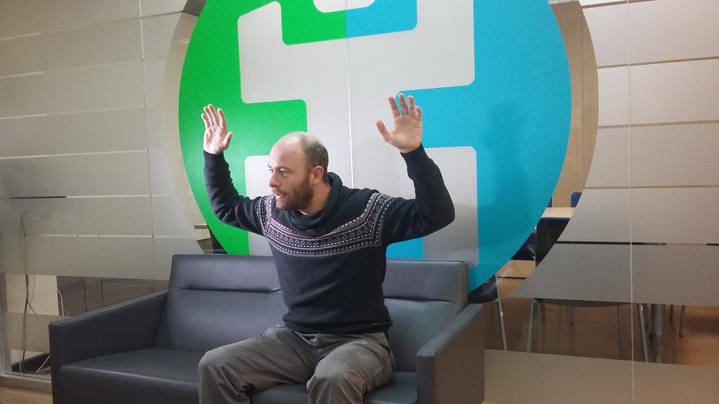 TomaTeatro2016's tweet photo. Pillamos 'in fraganti' a l@s facilitador@s de #REDIVERSA durante su entrevista sobre el taller de #TeatroOprimidxs https://t.co/5fhZcwMire