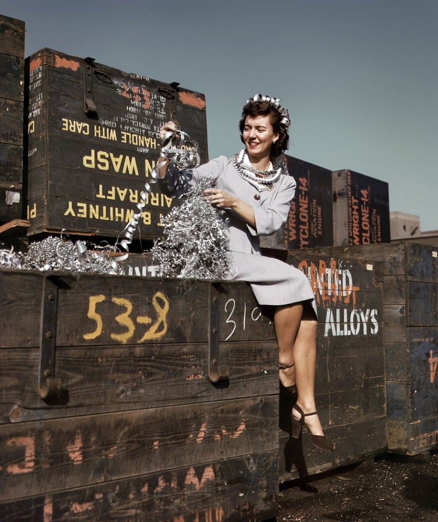 DtekSales's tweet photo. These large-format Kodachrome transparencies were shot for the Office of War Information between 1940-1943.
https://t.co/xAC6PCiObR https://t.co/cknQGduAW2