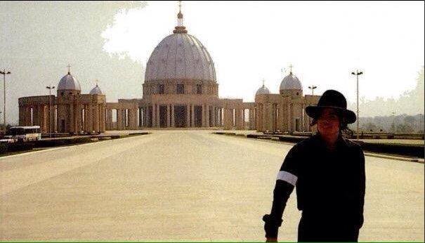 farafinwear's tweet photo. Michael Jackson in Yamoussoukro! Ivory Coast 1992 https://t.co/2pbF2EVKYZ