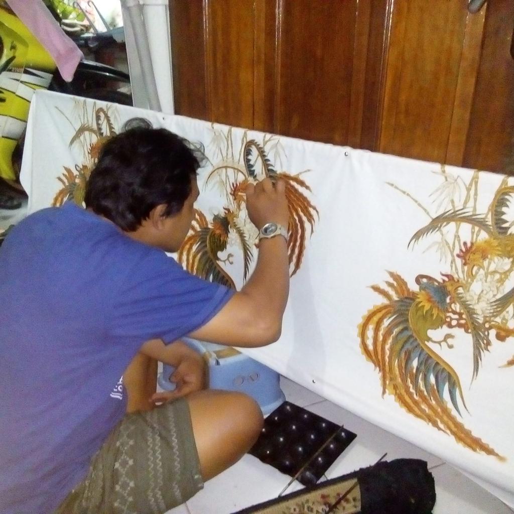 InoBranddy's tweet photo. Berproses, dikegiatan yang lain. Batik tulis Putat jaya barat https://t.co/BfRzNfprwu