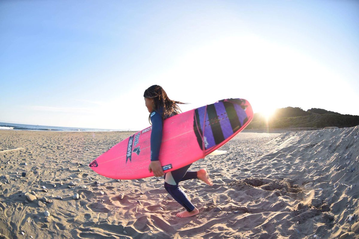 skyandocean_'s tweet photo. Get it Sky!!! 🤙🤙 #roxyready
#roxy @roxy @super_brand
@vertra @stickybumpswax
#surfergirl #skybrown #8yearsold @gopro #theworldissuper https://t.co/IRlBTLF0LM