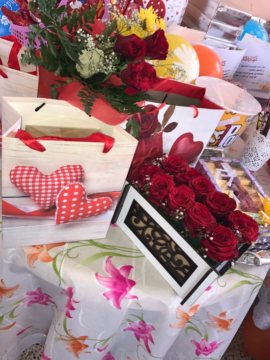 om_alturas's tweet photo. بوافر من الشكر والتقدير تتقدم قائدة مدرسة ام التراث بتكريم معلماتها وتوزيع الورود وشهادات الشكر لجميع المنسوبات نظيرجهودهن خلال هذا الفصل https://t.co/KbK4A47HRc