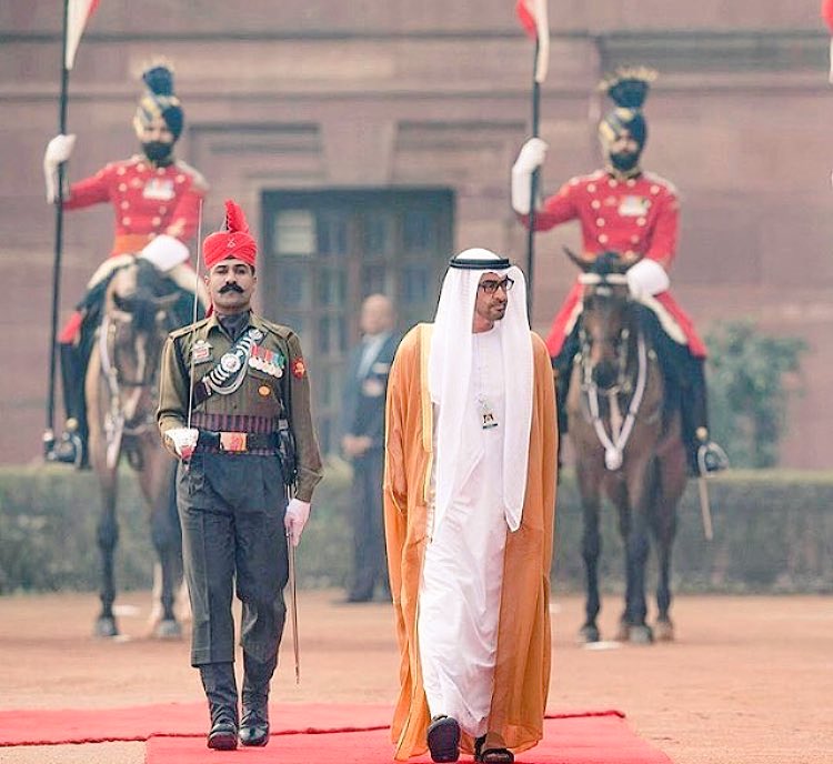 a_binkamal's tweet photo. لا داعي بذكر صفاته ..
يكفي ان اقول محمد بن زايد لانه يجمع كل الصفات الحسنه ..
"الصفات الحسنه" وحده من صفاته
🙏❤️ https://t.co/WIyK82yLVE