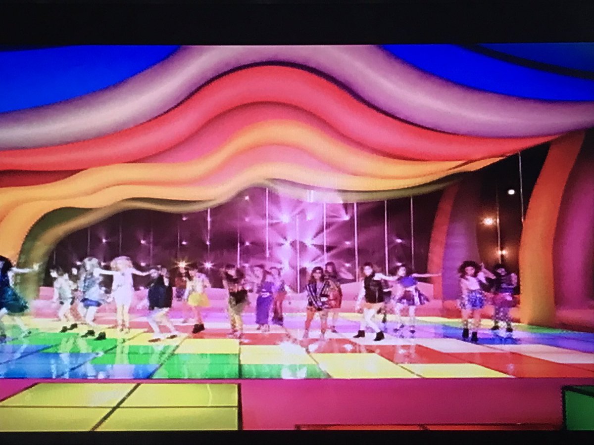 hesgmitrrlks's tweet photo. 何十回何百回でも見れる🌈🌈🌈
#EGCRAZY
#PinkChampagne https://t.co/OsMYjWJN2Y