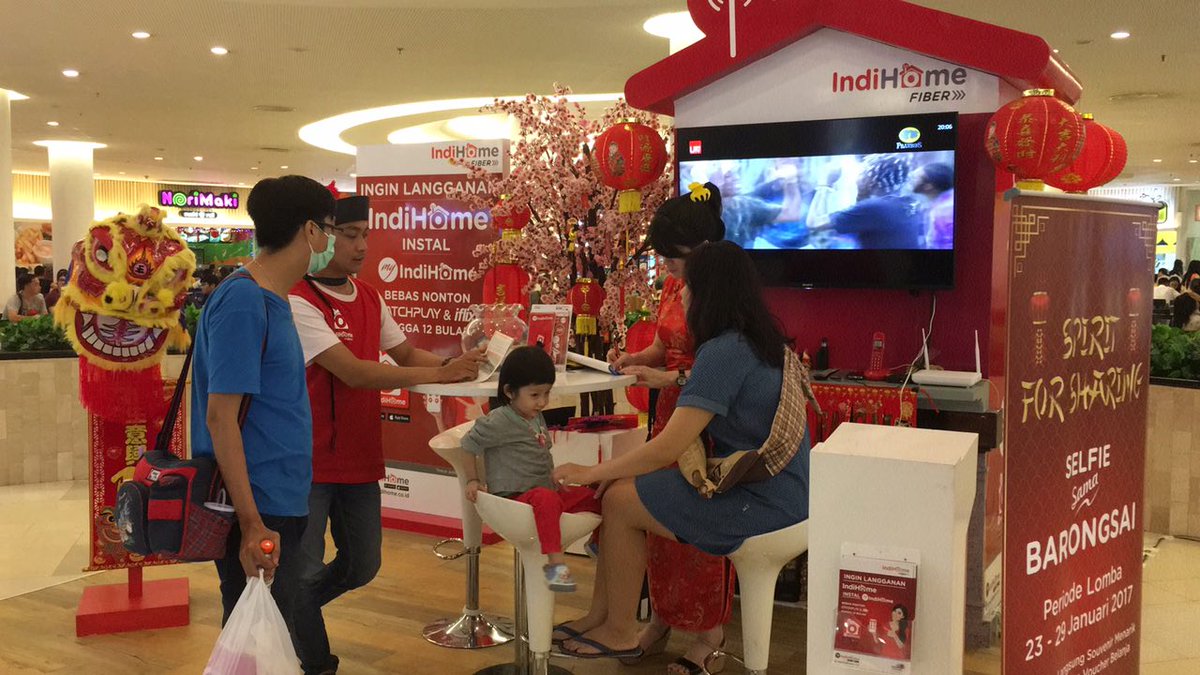 NasrunIhsan's tweet photo. Yuk kunjungi stand Indihome di Event Imlek, Tunjungan Plaza 3 Lantai 5 Surabaya. @_funtastic5_ @infosurabaya https://t.co/HZ2AIpVREi