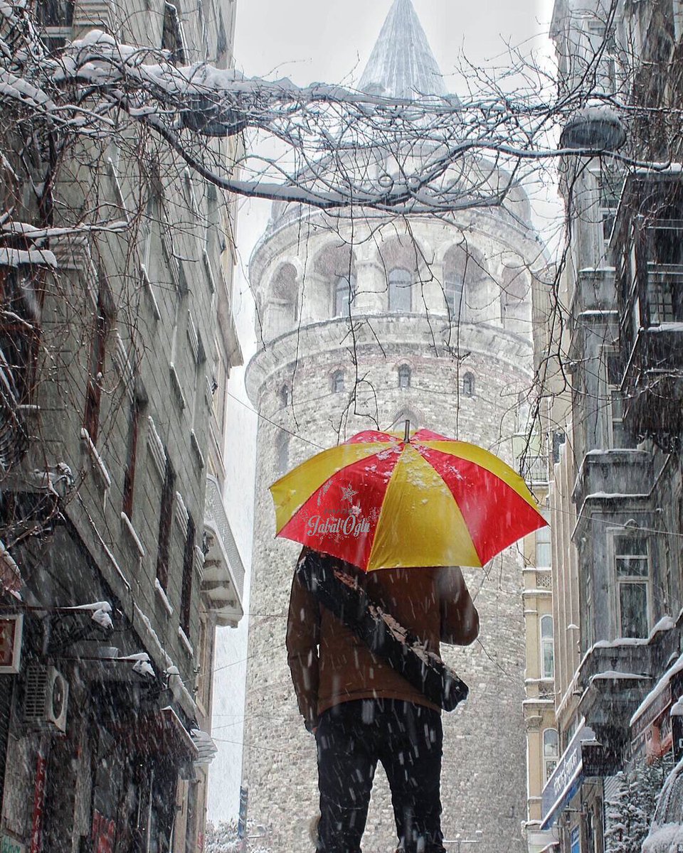 JabalogluT's tweet photo. عودة تساقط الثلوج على مدينة اسطنبول❄️
صباح الخير❄️☃️
#السياحة_معنا_أجمل
#Istanbul #snow #Jabaloğlu https://t.co/nXut7RRk3R