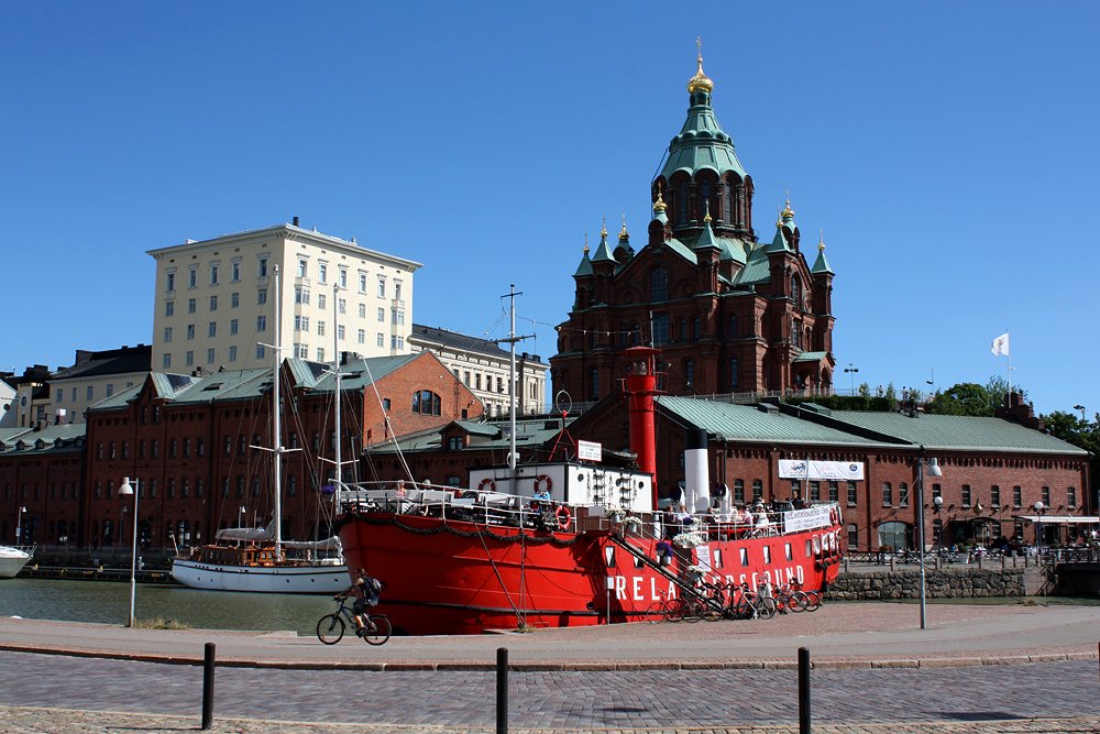 DiscoverFinland's tweet photo. The Light-Ship Relandersgrund is the oldest in Finland, and is now a functioning restaurant and café: https://t.co/lPJfdCycdT https://t.co/A3qT0jexVW