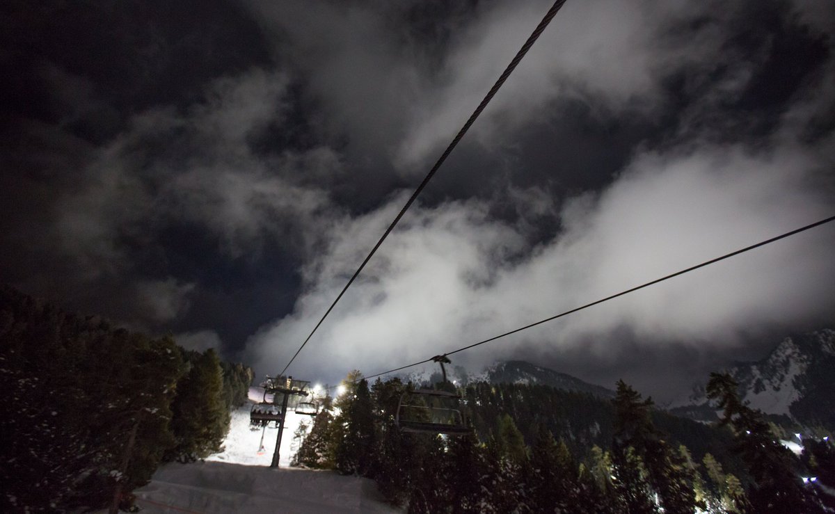 masmartirural's tweet photo. RT TravelDudes: Night skiing at Masella Ski Resort in the Girona Pyrenees, Spain last year! Have you been night skiing? #inPyrenees #VisitPyrenees VisitCostaBrava https://t.co/lw9dmPflsT