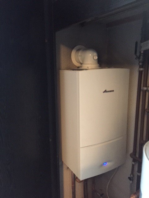 rjgasheating's tweet photo. Worcester Boiler installed in Highams Park https://t.co/7ZtigenNuo https://t.co/OM4u6Qz0JG