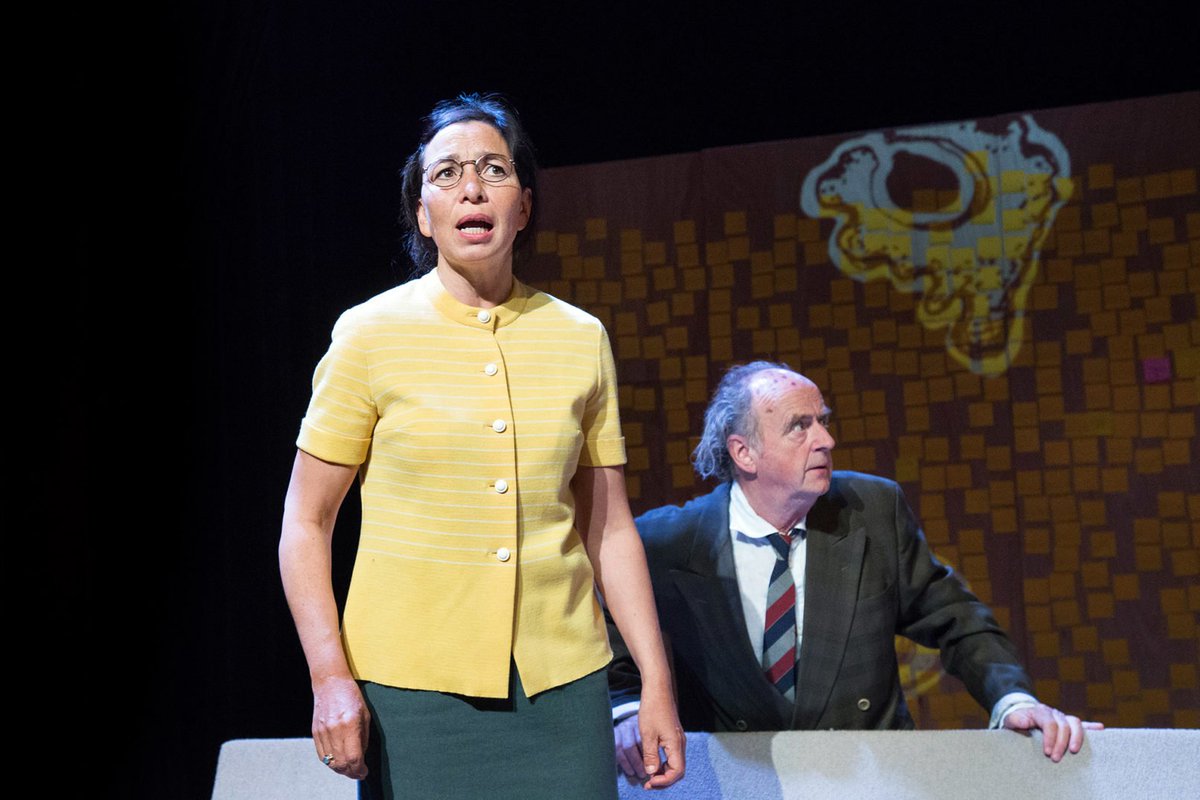 Heb jij al kaarten voor 'Hoe mooi alles'? Hommage aan Leo Vroman. Morgen in ons theater. Bestel kaarten op: kunstenhuis.nl/agenda/hoe-moo… #DeBilt