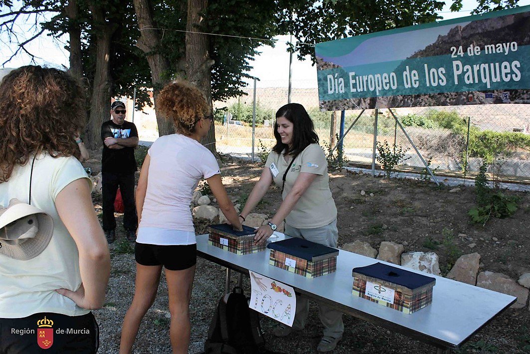 EspNaturalesMur's tweet photo. En el #DiaMundialEducacionAmbiental los #EspaciosNaturalesMurcia contribuimos con 12000 participantes en actividades #EA2016 #EA26 #Felizdia https://t.co/AyR48w6YU5