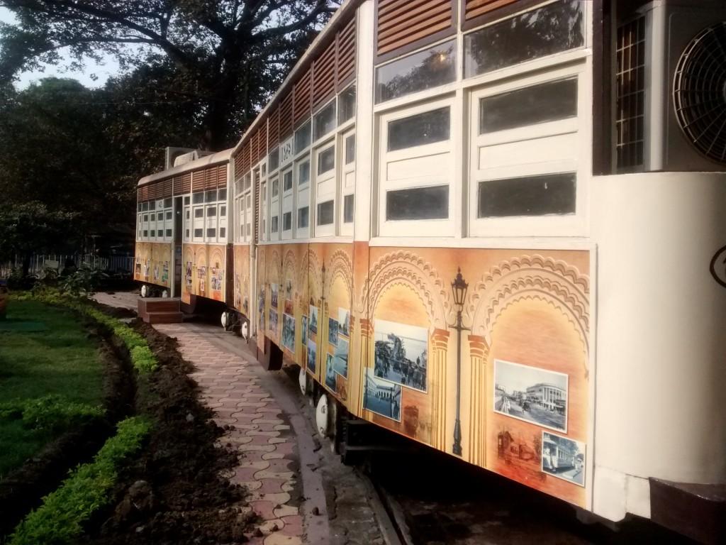 socialspaghetti's tweet photo. @Bong_Diary #TramsofKolkata are one of the cleanest mode of transport. They are pride of the city. https://t.co/uCm5JdF6oz