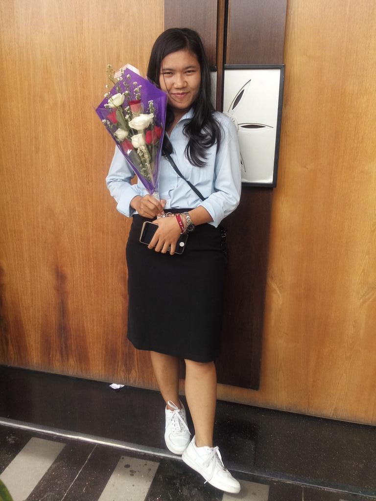 Junithayohana's tweet photo. @ilook_NET 
#lookoftheweek
#whitesneakers https://t.co/gNpP4JHB9r