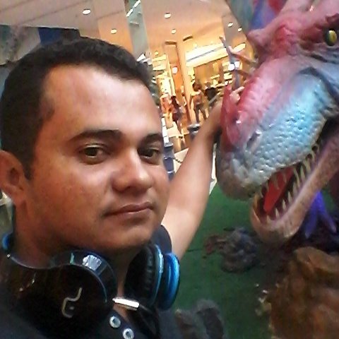 Wandersonsb8's tweet photo. Um dia no shopping https://t.co/ddwDgsjfy6