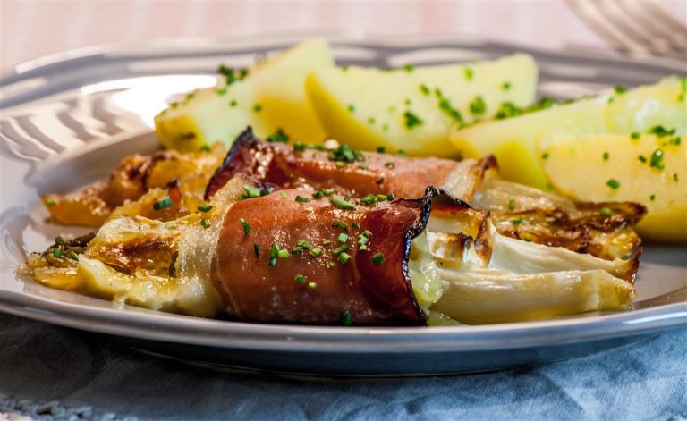 Gebackener Chicorée
bit.ly/2kmx4lj
#leckerliese, #foodblogger, #kochprofis, #gebacken, #Chicorée, #Lecker, #probieren