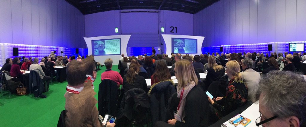 HeidiKackur's tweet photo. Digitalisering, delaktighet och lärande med @darjaisaksson. #BETT2017 #linedu #norlandiaförskolor https://t.co/4aRu3C1UOv