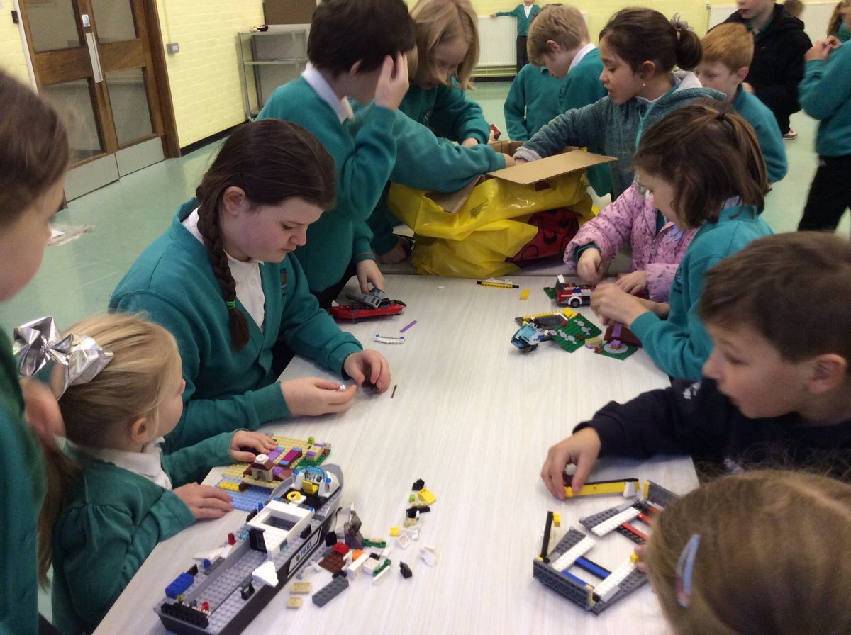 Springwood_Prm's tweet photo. Springwood Breakfast Club love Lego! #springpse https://t.co/01KsxnLdmy