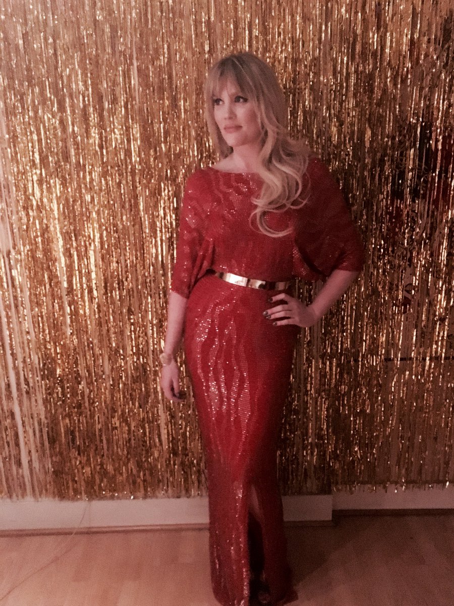 emeraldfennell's tweet photo. Thank you @jennypackham for the disco dream dress!!💃💃💃 https://t.co/WolrpTCZK1