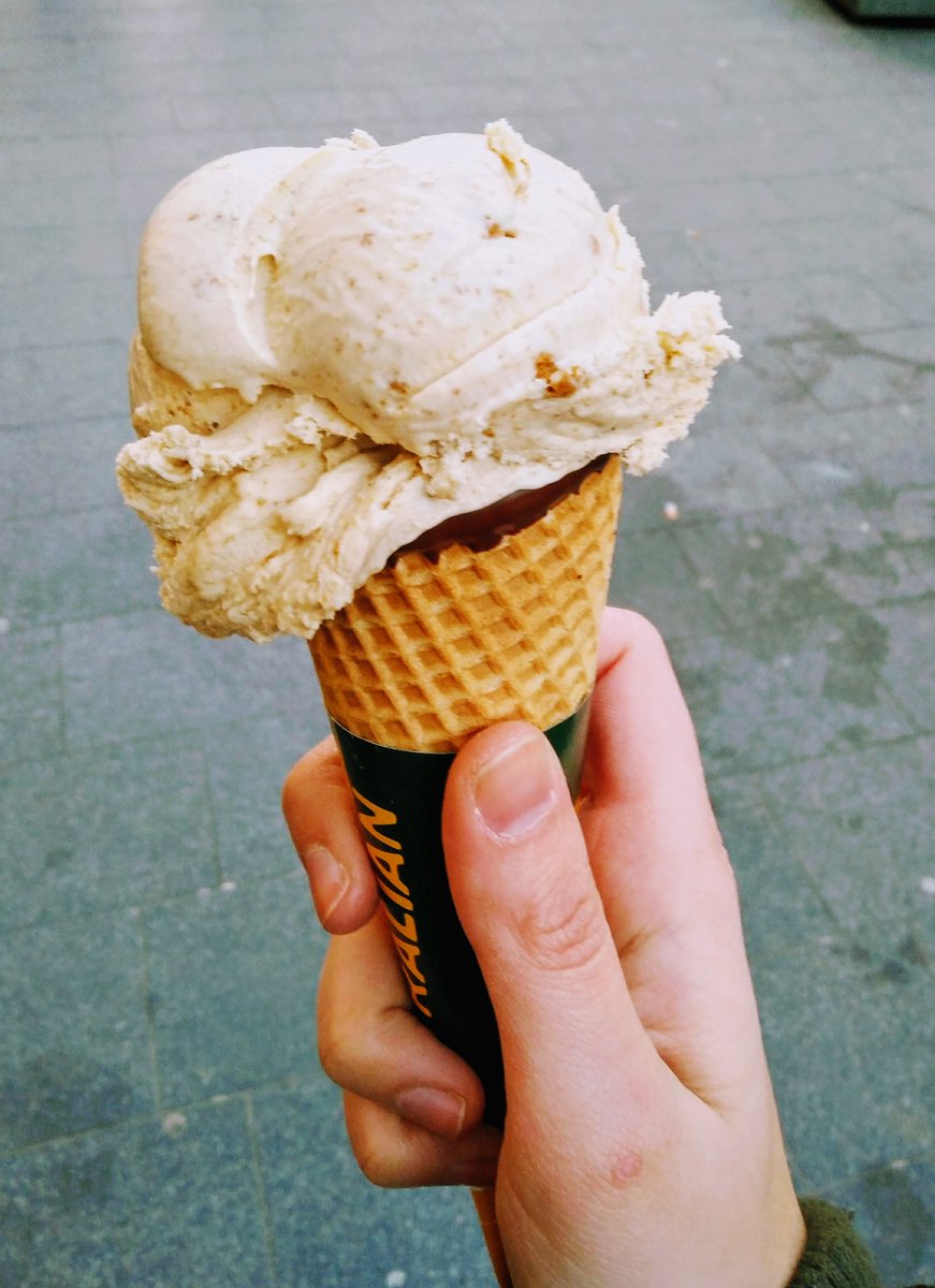 leikat_'s tweet photo. Speculoos-Eis ❤ auch bei Minusgraden zum Dahinschmelzen #belgien #biotrendscout @ja_natuerlich https://t.co/qQxl6Zax11