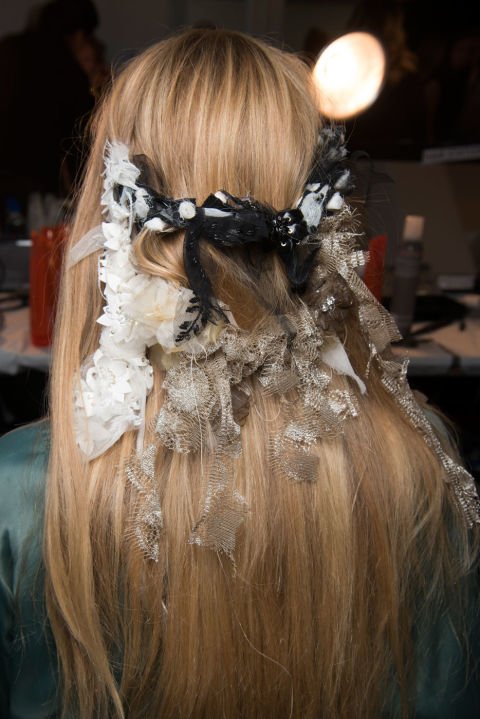 Super fem lace at <a href="/OfficialRodarte/">RODARTE</a> SS’17 is all we can think about #hairinspo #protips #prohairandbeauty