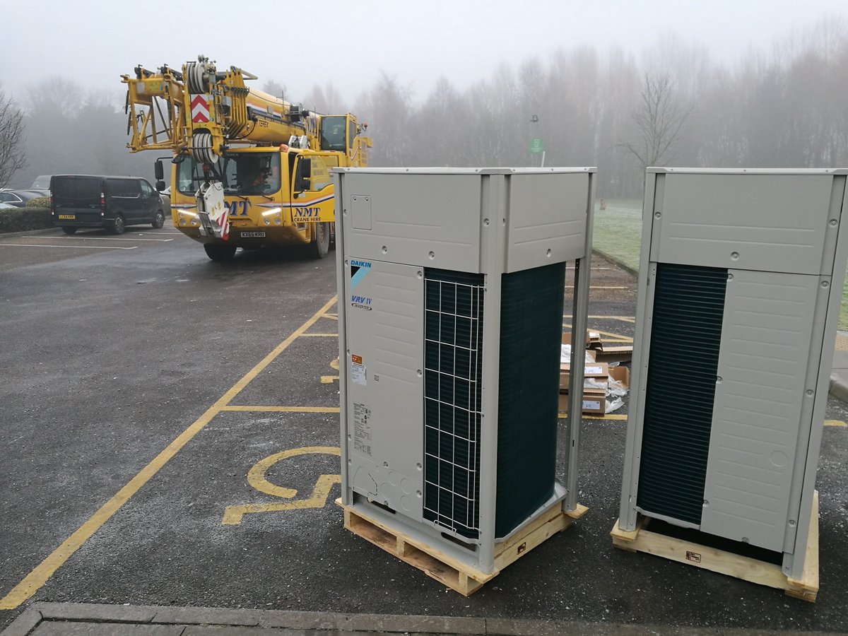 HIShepperton's tweet photo. Great day yesterday when our new @Daikinuk A/C units where lifted into position. All part of our continued investment in the hotel https://t.co/1D1lBA2wfZ