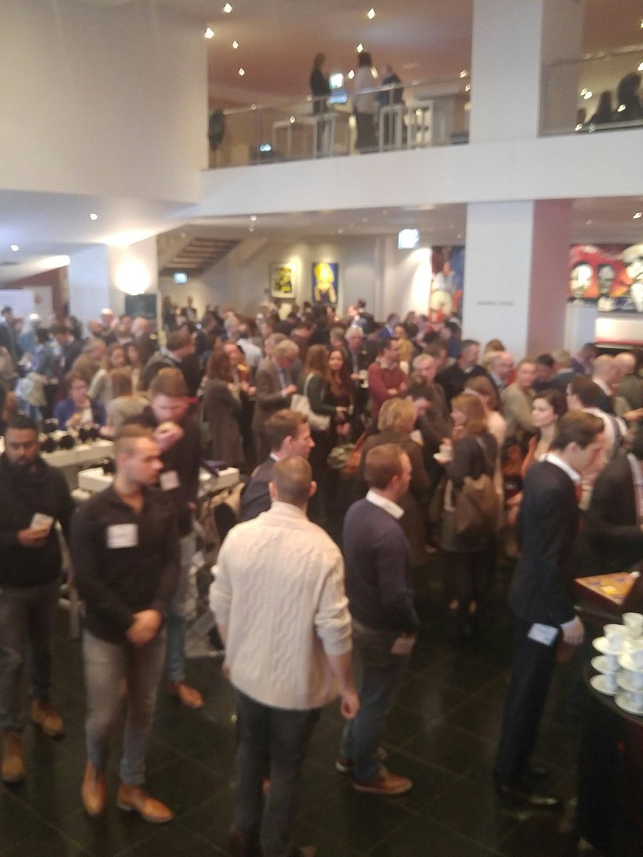 icthealth_NL's tweet photo. Lekker druk op het innovatieplein #IHEXP2017 #ehweek https://t.co/S97Supjfrl