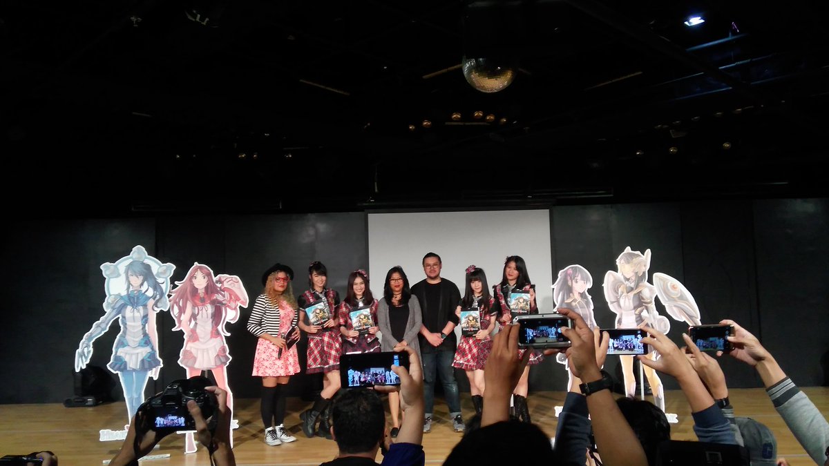 Yeah! #heartXBreak Finally launched after longggg preparation collaboration Dentsu CDC x <a href="/officialJKT48/">JKT48</a> <a href="/kosmiknetwork/">KOSMIK</a> . *Toss @sunigo 😊🤘