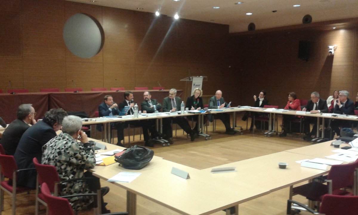 l_amf's tweet photo. Le Bureau de l'AMF planche ce matin sur le manifeste des maires et des présidents d'intercos dans la perspective de la #Presidentielle2017 https://t.co/yeAMC5L69W