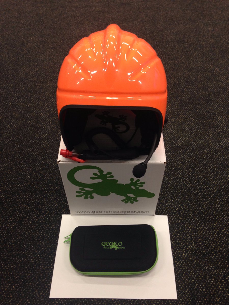 Gecko Helmet MK11 met ingebouwde communicatie en 'adaption lead' voor de ICOM M35 VHF portofoon. Prijs: €558,77 (ex. btw / ex. portofoon)