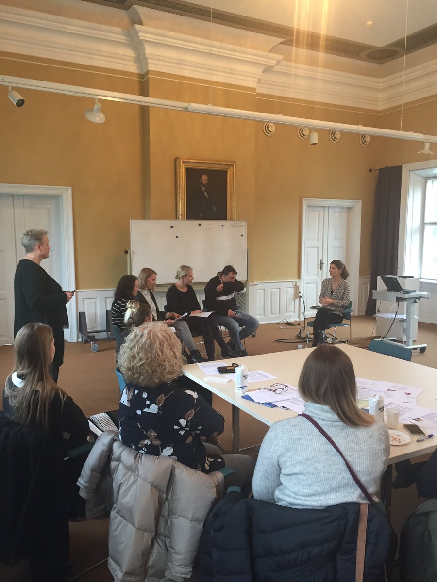 sunddebat's tweet photo. "Fish bowl" med bla @HertzAnne - Ny i psyk SPLer taler at være ny, ambitioner og hvor vi er på vej hen i #dkpsyk #SPLindefra #sundpol #dkspl https://t.co/0fB8IhPkq9