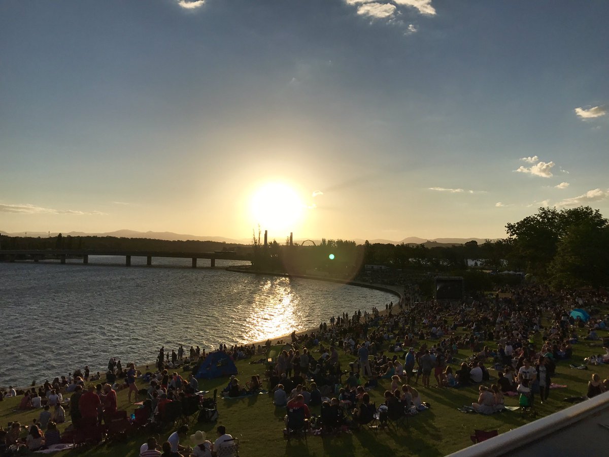 ElizabethLeeMLA's tweet photo. Gorgeous #Canberra backdrop for the #AustraliaDay concert #CBR #LakeBurleyGriffin #RegattaPoint https://t.co/WJOmZ5pola