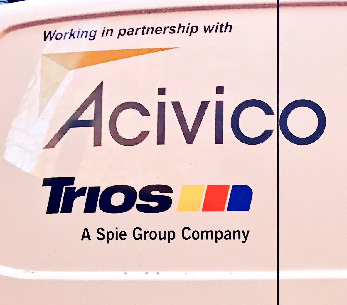 AcivicoGroup's tweet photo. True partnership at work with Trios! Fab to see the our brand on display like this for the 1st time! #SpotTheVan 🚐👌🏼 https://t.co/uiBoQQi19o