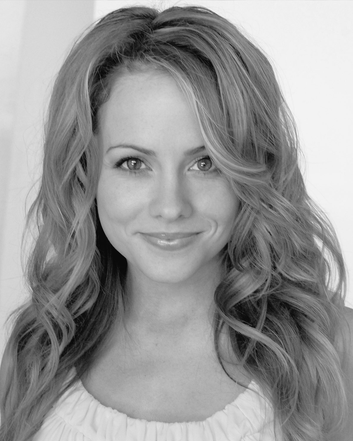    Happy birthday Kelly Stables! ¡Feliz cumpleaños 