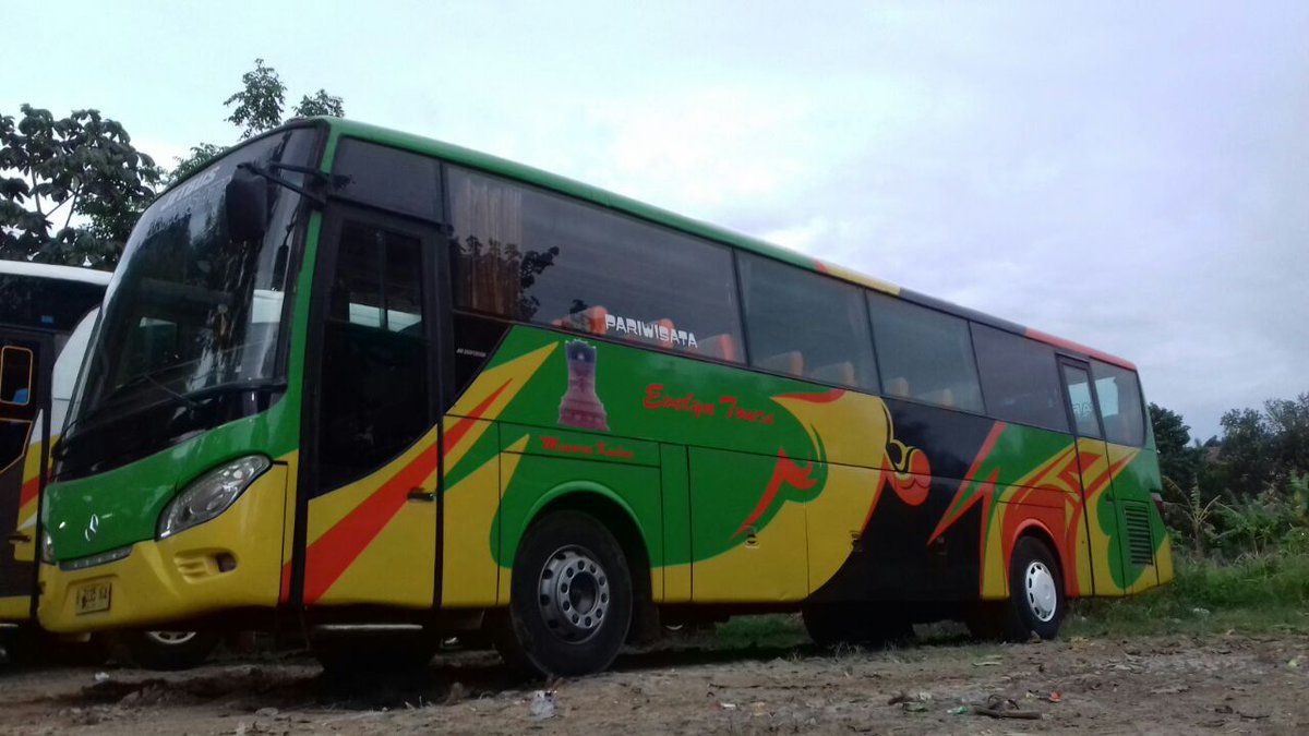 info_rizqtour's tweet photo. Ready Big Bus 59 seat tgl 28,29,30&31 jan 2017 tlp 021.730.188.9 #rentbus #rent #rentcar #liburan #holiday #travel https://t.co/HmFMYMfim3