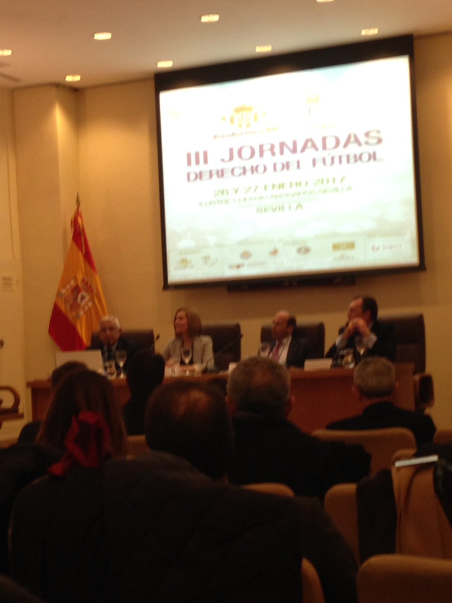 AdrianCastroglv's tweet photo. Empezamos las III Jornadas de Derecho del Fútbol Del Real Betis Balompié. https://t.co/6Gk8C5cBRM