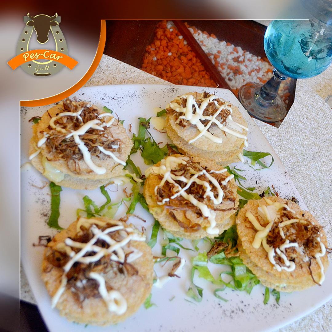 PescarGrill1's tweet photo. ¿Te provocan unas peladitas de maíz, rellenas de reina pepiada y coronadas con pata e'grillo, queso de cabra y crema de leche? ¡Visítanos! https://t.co/QBNXieiF06