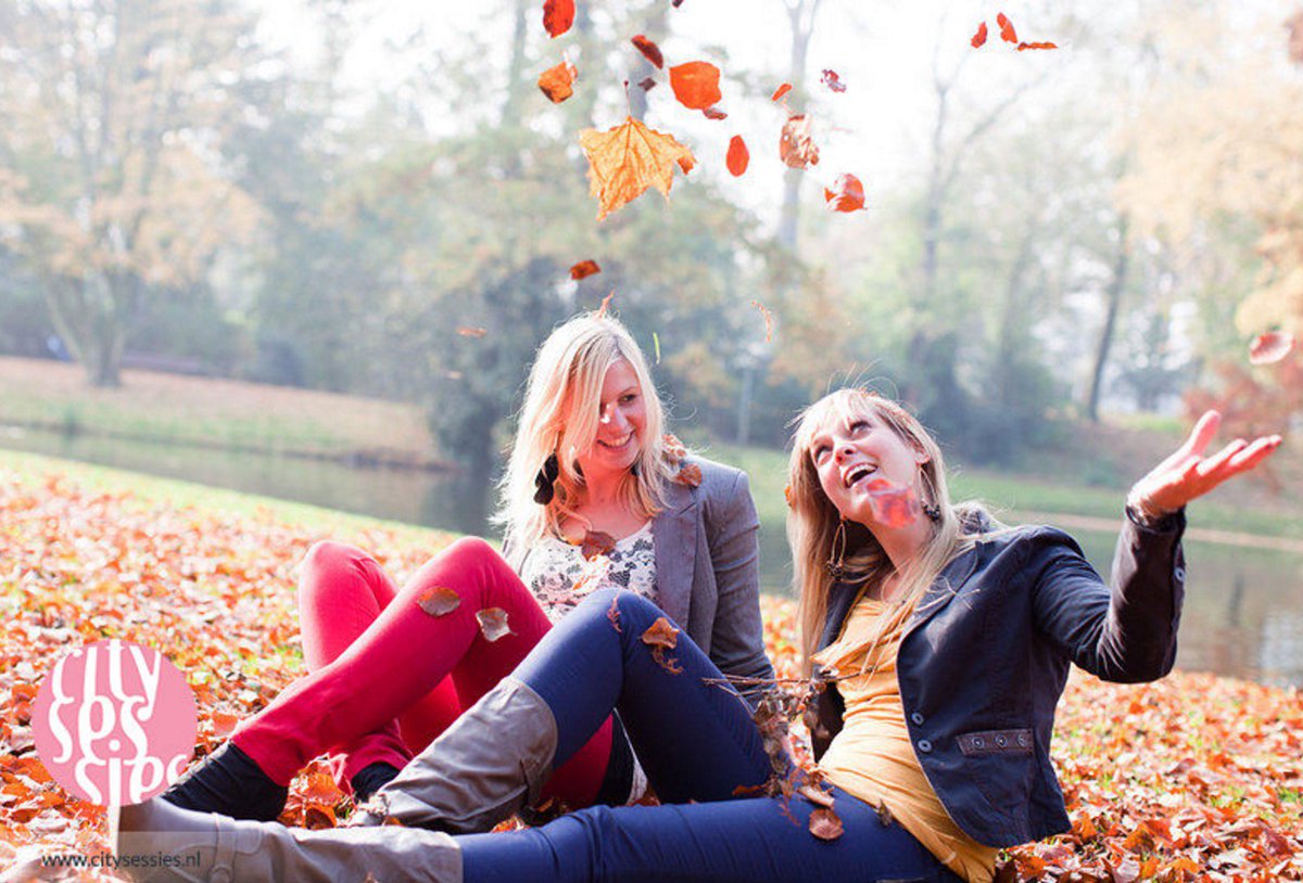 Fijne vriendinnen shoot door fotograaf Jasper. Bekijk de Rotterdamse shoot hier: bit.ly/1PcORY8