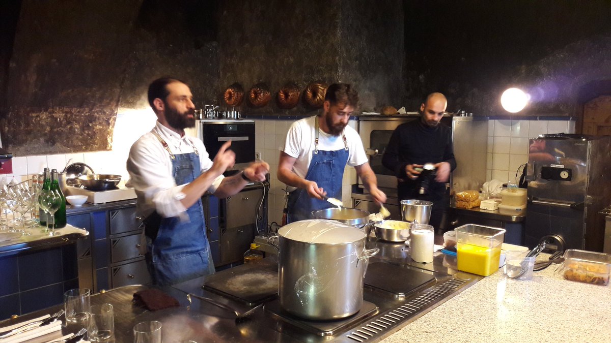 I grandi protagonisti di Care's: gli Chef!
#care_s <a href="/EthicalChefDays/">CARE's</a> <a href="/iFoodit/">iFood</a> <a href="/dissapore/">Dissapore</a> <a href="/toccodizenzero/">Sandra Salerno 🗺</a> <a href="/Pasta_Felicetti/">Pastificio Felicetti</a> <a href="/RicFelicetti/">Riccardo Felicetti</a>