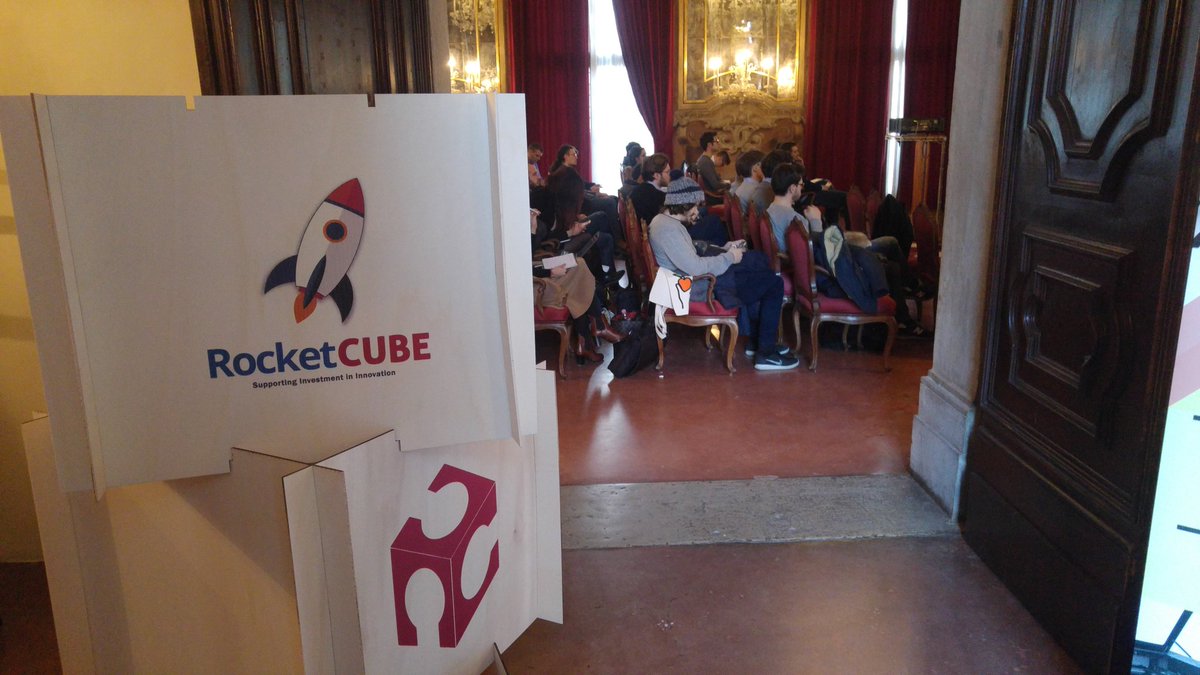 radiocafoscari's tweet photo. A Ca' Dolfin si sta svolgendo l'evento di presentazione di #RocketCube. https://t.co/FrG0nGWCu8