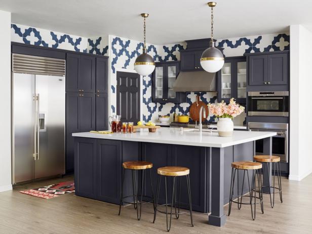 HGTVMag's tweet photo. This kitchen makeover is one for the books! Check it out here >> https://t.co/ReyrIiTH3N https://t.co/o2fNQubxGN