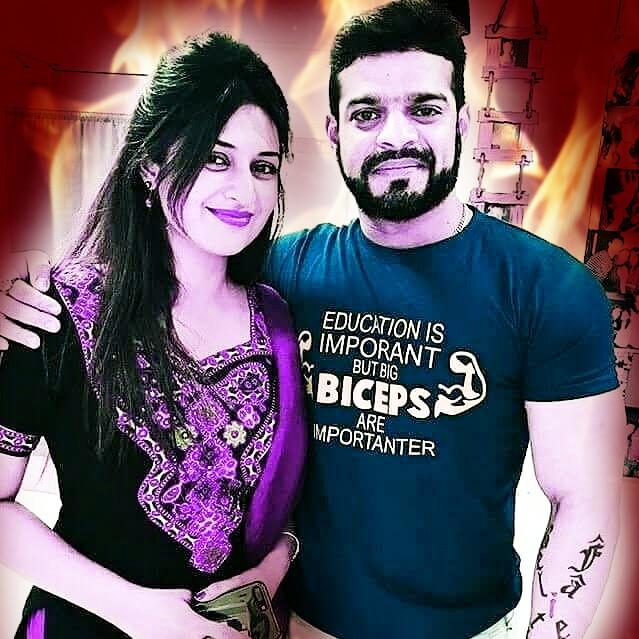 Choudharychinky's tweet photo. #Divyankaran❤
#Friends! ❤❤❤❤❤
@Divyanka_T @TheKaranPatel https://t.co/uOJmQgWblI