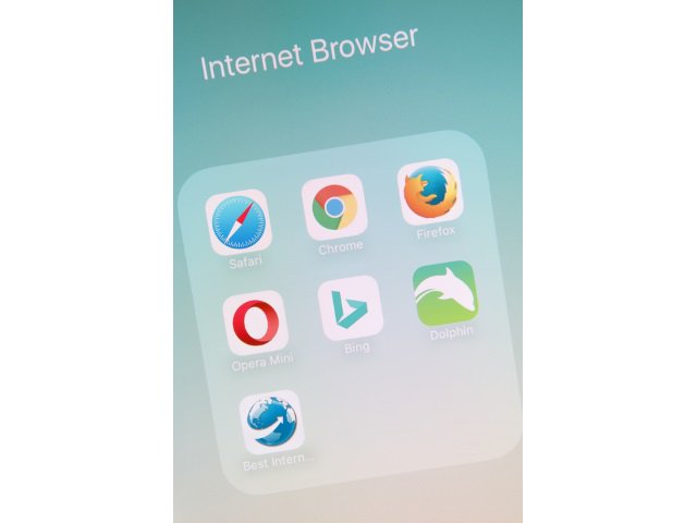 10000Words's tweet photo. Why Facebook Is Loading Faster on Chrome, Firefox https://t.co/1a2SXs6HA2 https://t.co/loYwexDViX
