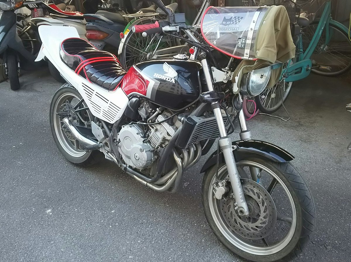 ジェイド売ります 交換も受け付けます Twitterren ジェイド売ります 書類と鍵あります 不具合はありません 塗装は赤にします マフラー はショート管です Rpmのマフラーもあります 塗装するので値段は27万でお願いします 洗車もします 取りにこれる人優先し