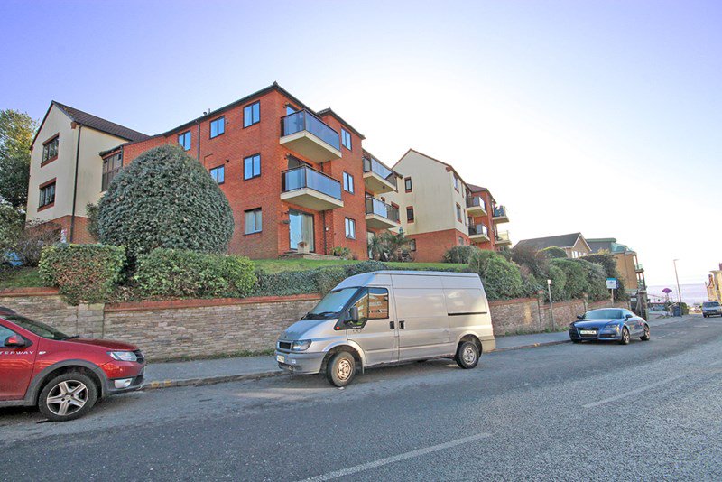 2 bedroom ground floor apartment just a few yards from golden sandy beaches with share of freehold and no chain goo.gl/6wwCT2