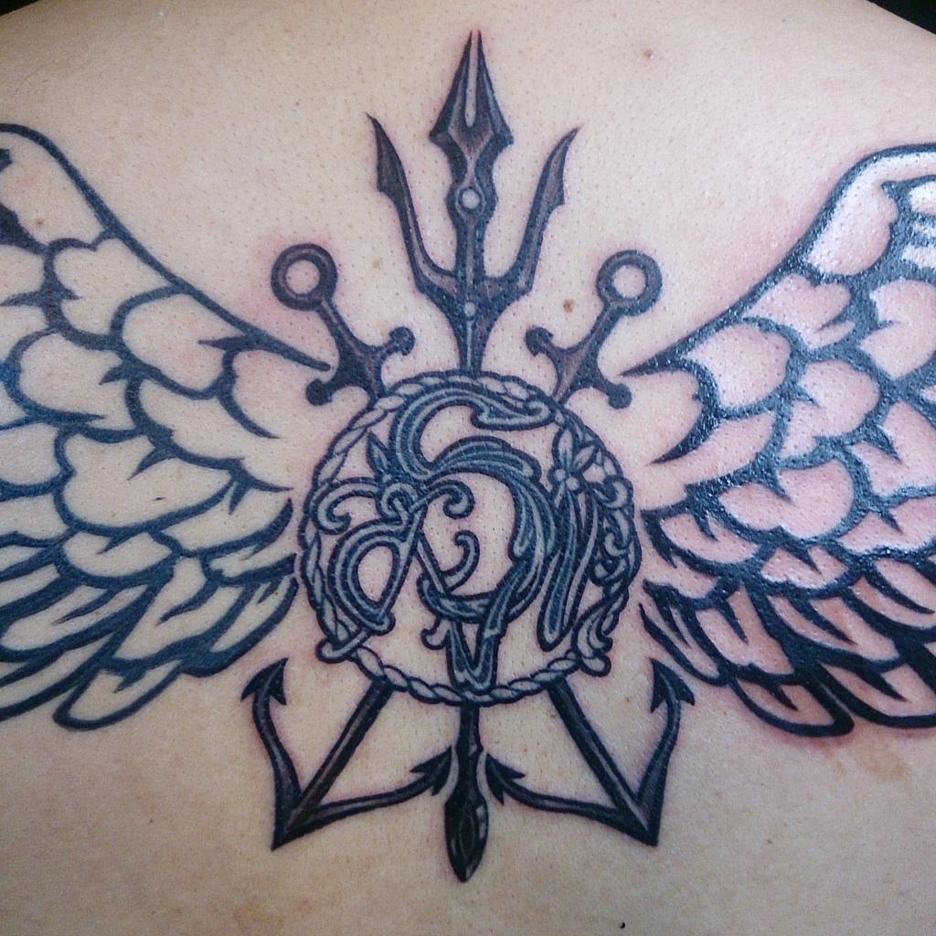 彫季代 Horikiyo No Twitter Tattoo Horikiyock 彫季代 家族を守るための鉾に 安定を意味する錨 家族のイニシャルと絆を表すロープ すべてを抱いて力強く羽ばたけるように 完成しました お疲れ様です T Co Rbddwvz1cq Twitter 彫季代 Horikiyo No Twitter Tattoo Horikiyock 彫季代 家族を守るための鉾に 安定を意味する錨 家族のイニシャルと絆を表すロープ すべてを抱いて力強く羽ばたけるように 完成しました お疲れ様です T Co Rbddwvz1cq Twitter