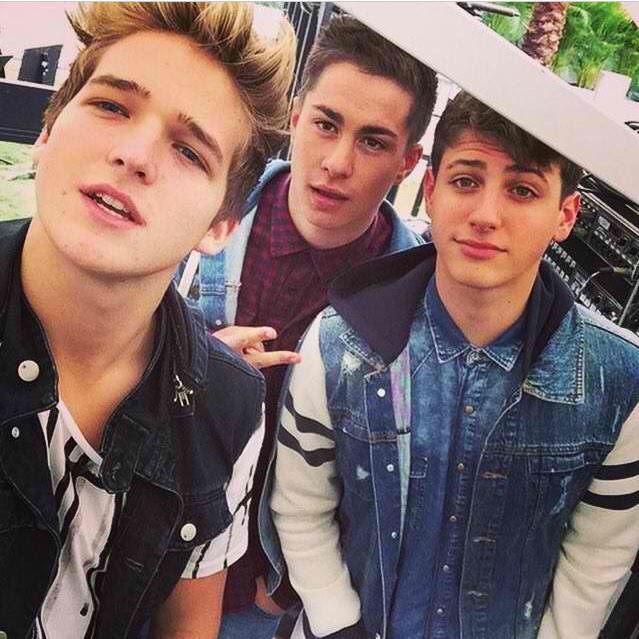 FarYoungBand's tweet photo. @cwossilek @jacksonowensnz @EbenOfficial #FarYoungForever https://t.co/rt15zKKAWS