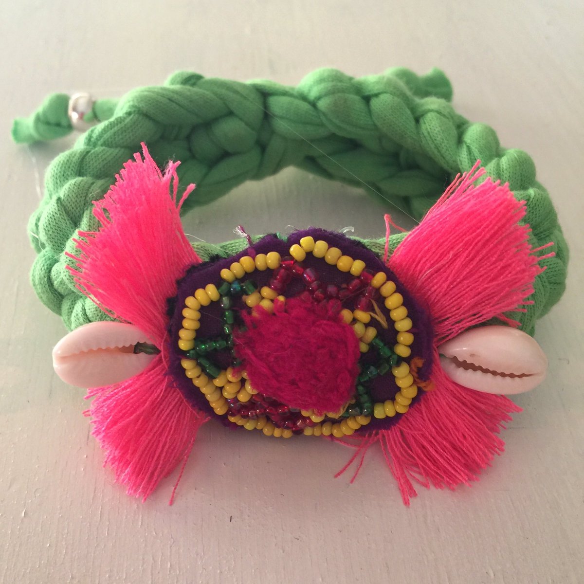 pippa_and_me's tweet photo. Brazaletes Kuchi 💜 

#brazaletes #hechoamanoconamor #complementosqueenamoran #hippiechic #bohostyle #banjara #patches #crowie #tassels https://t.co/zBhox0Keze