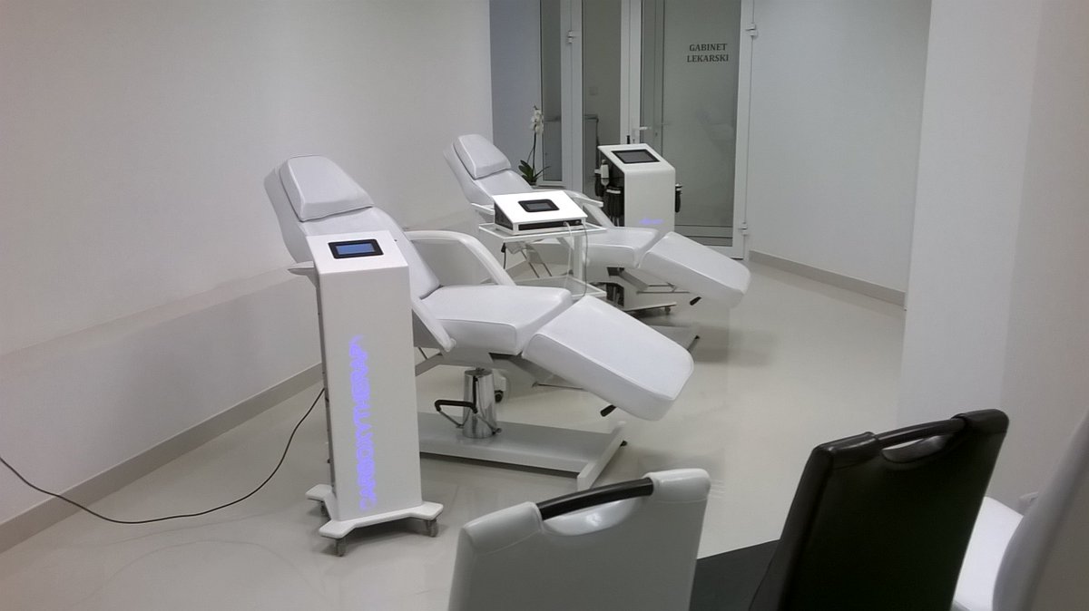 MedikaPoland's tweet photo. What do you think about this Beauty Clinic? Photo taken before training. 
#Beautyclinic
#MedikaPoland https://t.co/YTrnmaMkT6