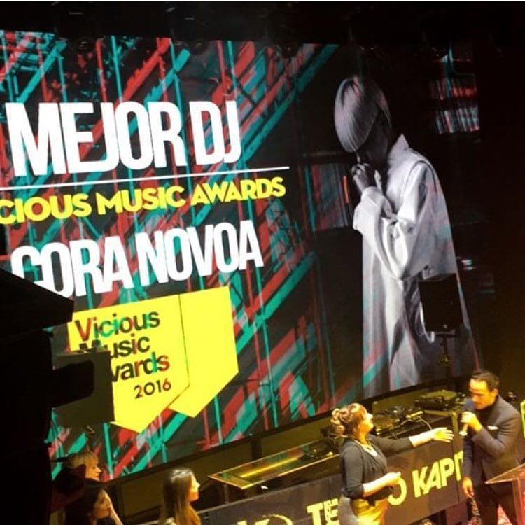 coranovoa's tweet photo. Ganar el premio a "Mejor Dj 2016-2017" y que sea la primera mujer en hacerlo, significa mu… https://t.co/eagTBlyj4b https://t.co/sKjKEpkNQd