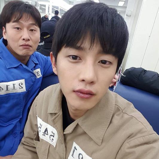 C3GLbLsVUAIuph4.jpg:small